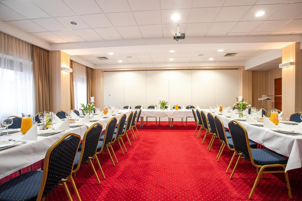 Business Hotel Vega ורוצלב מראה חיצוני תמונה