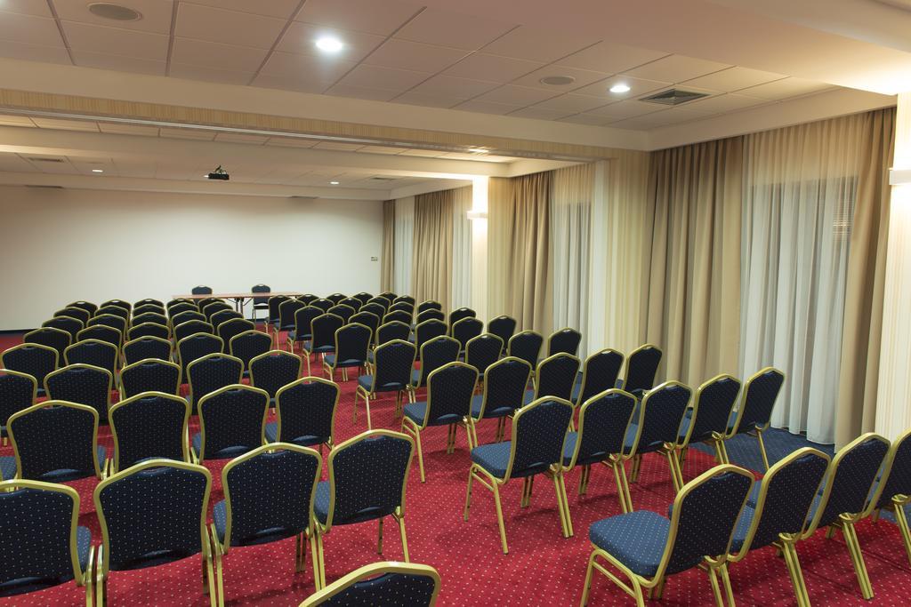 Business Hotel Vega ורוצלב מראה חיצוני תמונה