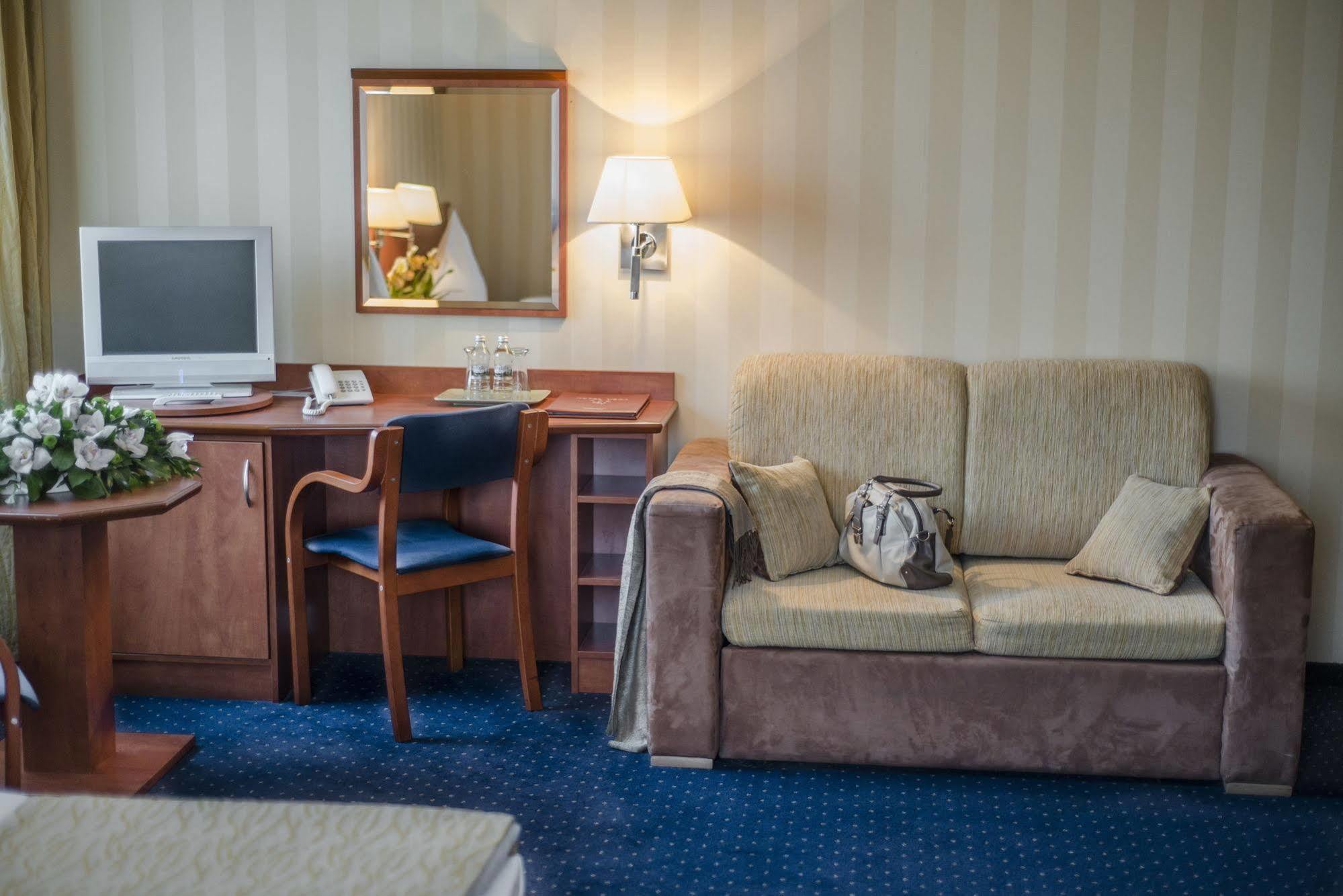Business Hotel Vega ורוצלב מראה חיצוני תמונה