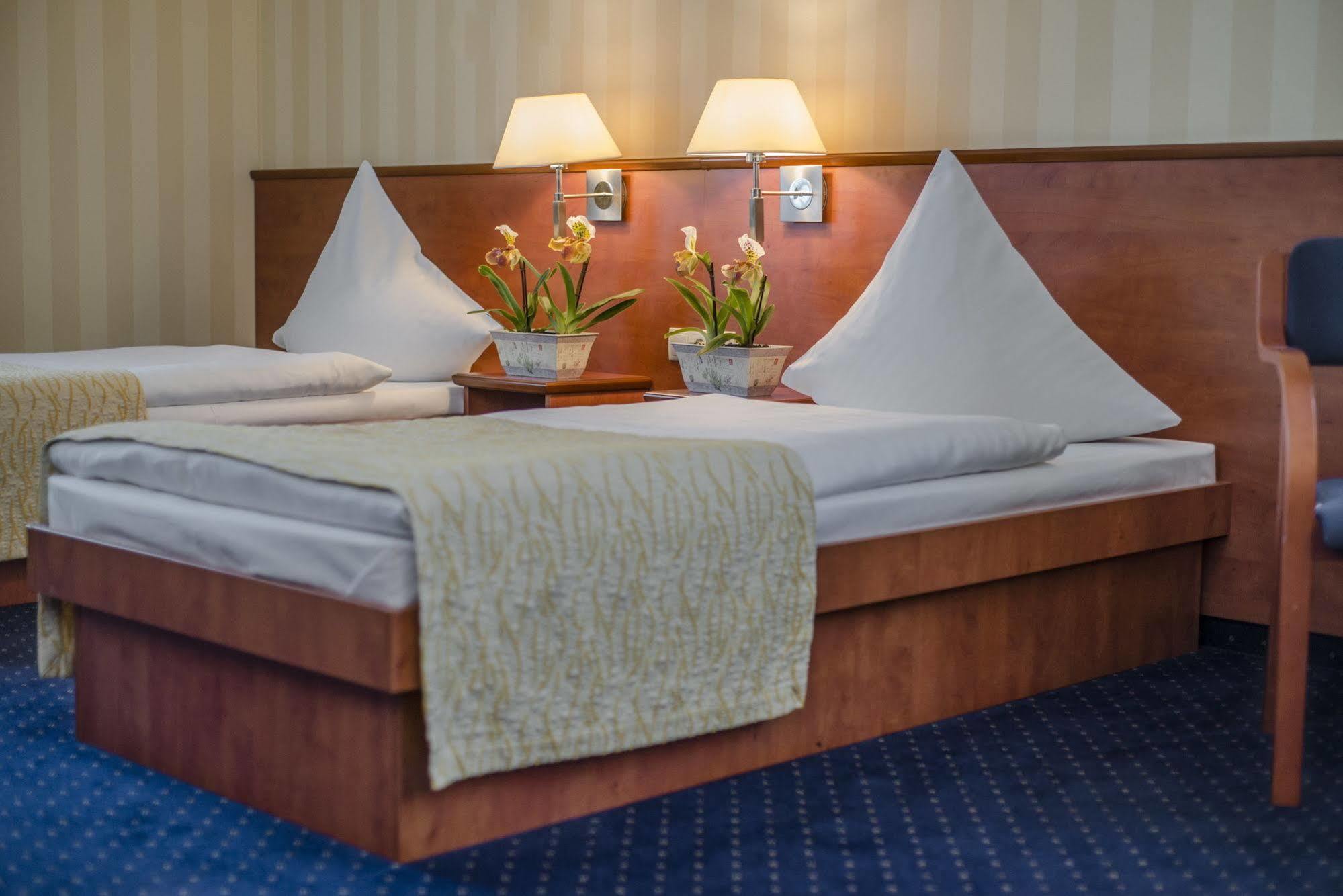 Business Hotel Vega ורוצלב מראה חיצוני תמונה