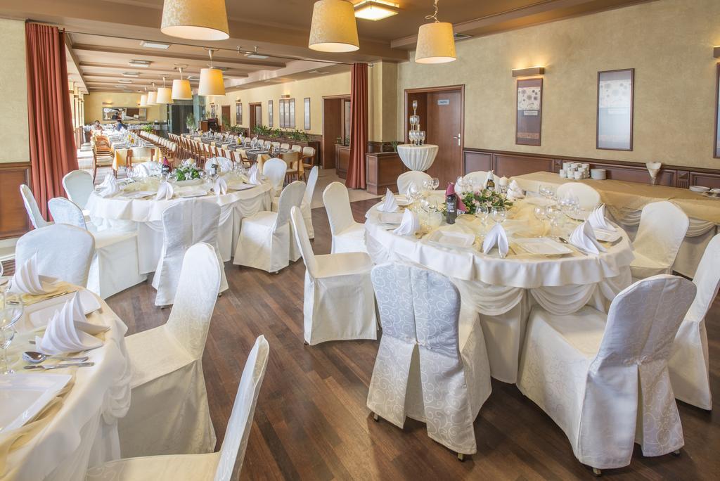 Business Hotel Vega ורוצלב מראה חיצוני תמונה